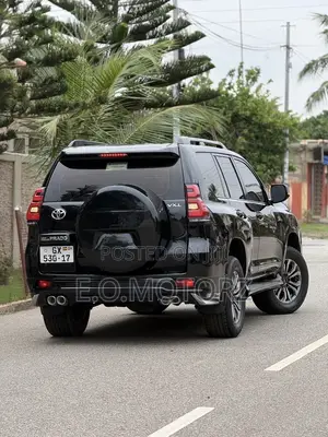 Toyota Land Cruiser Prado 2017 Black