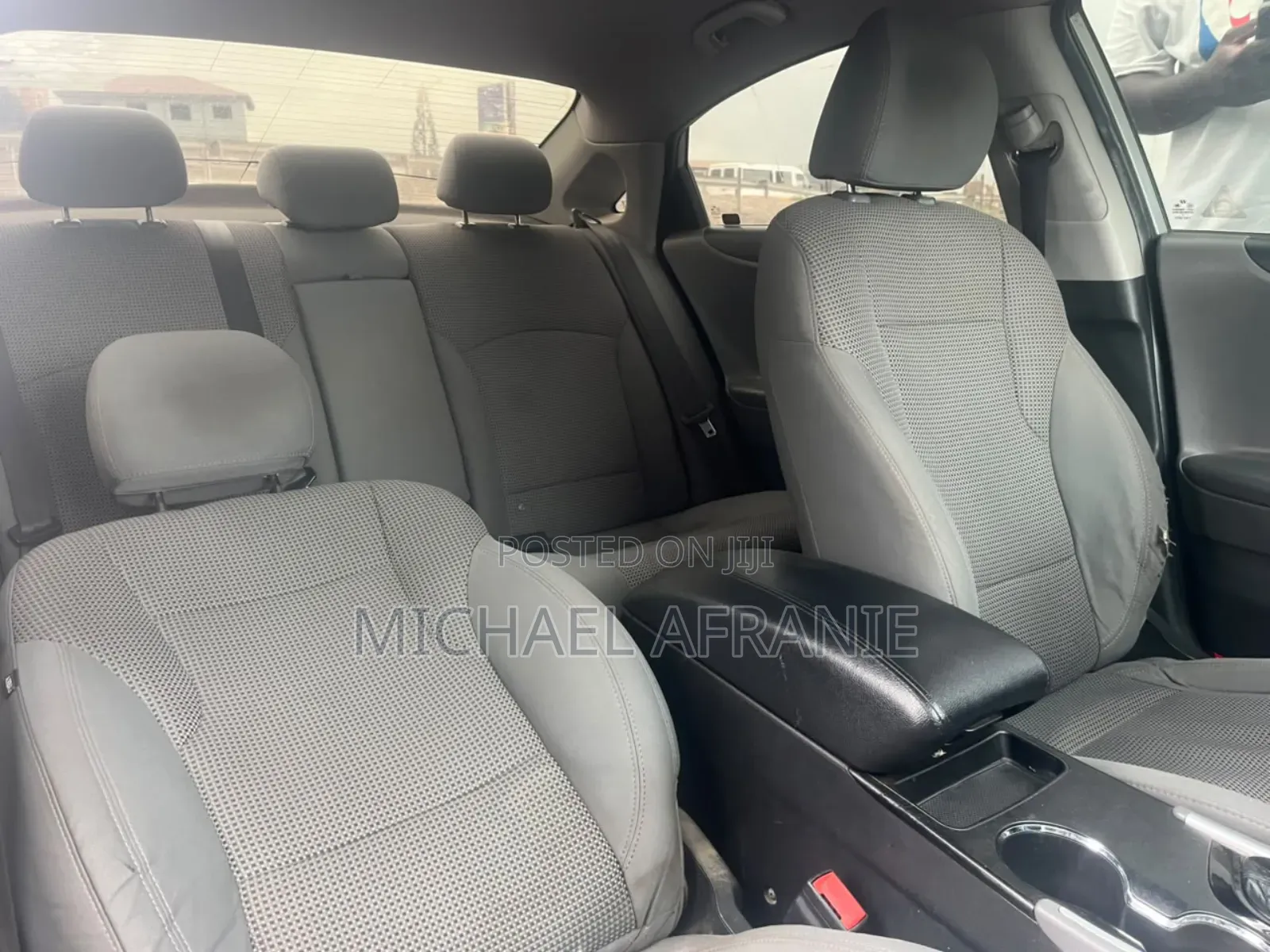 Hyundai Sonata GLS Sedan FWD (2.4L 4cyl 6A) 2013
