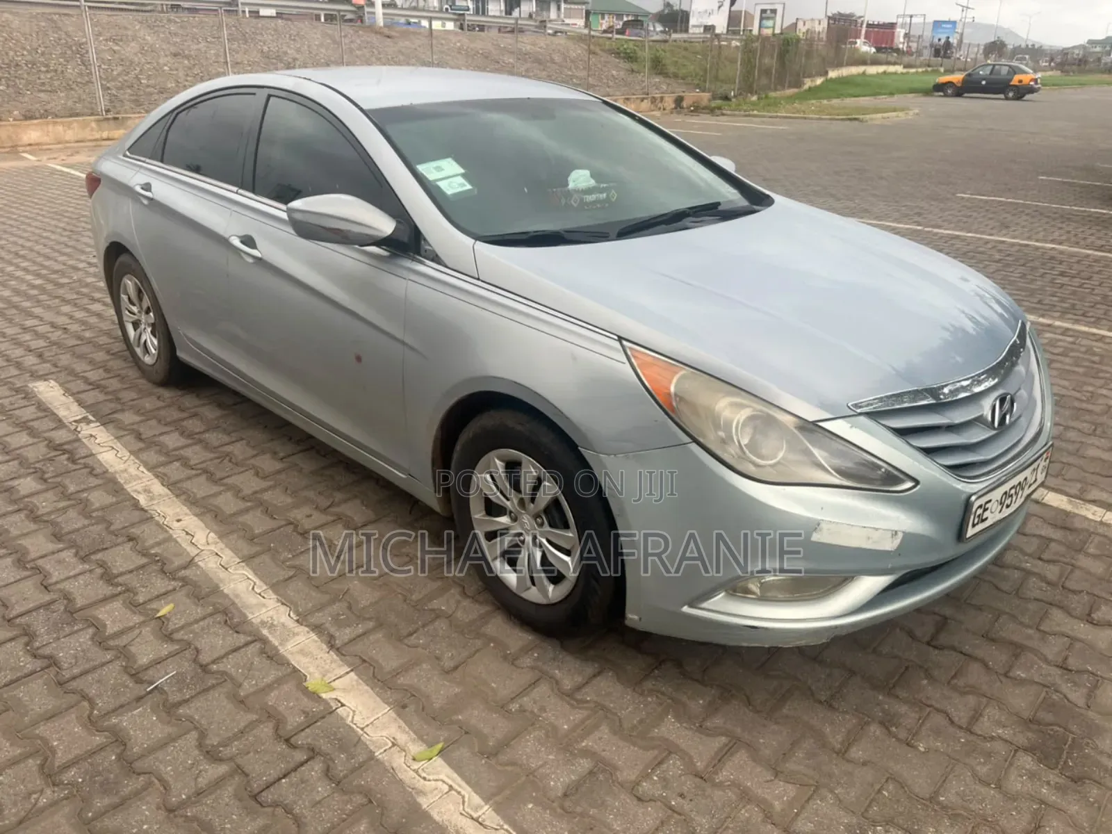 Hyundai Sonata GLS Sedan FWD (2.4L 4cyl 6A) 2013