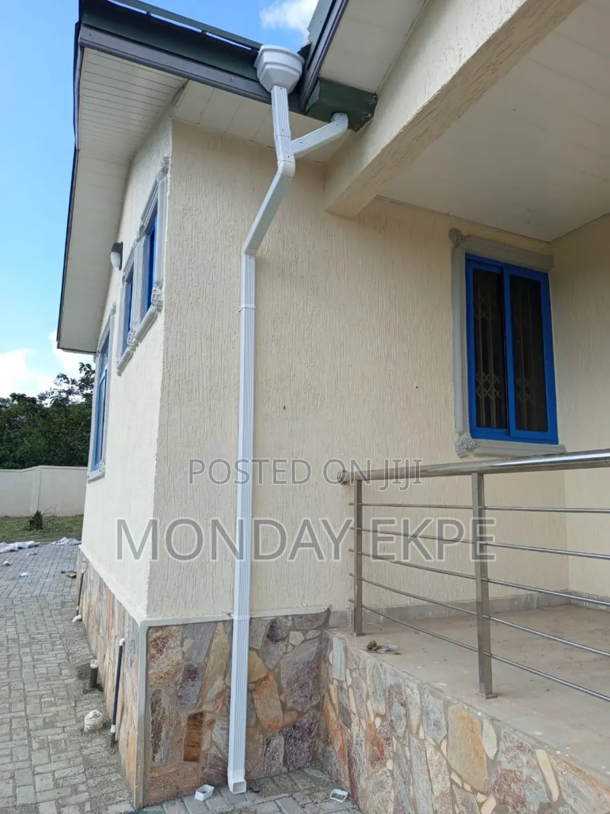 Black PVC Rain Gutter With Affordable Price