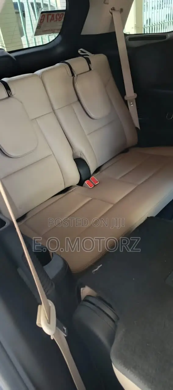 Ford Explorer XLT 4x4 2020 Gray