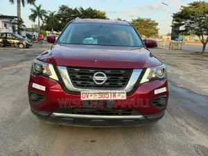 Nissan Pathfinder 2018 Red