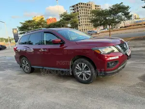 Nissan Pathfinder 2018 Red