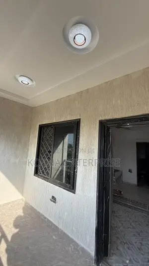 5bdrm Townhouse/Terrace in Brofoyedru, Kumasi Metropolitan for sale