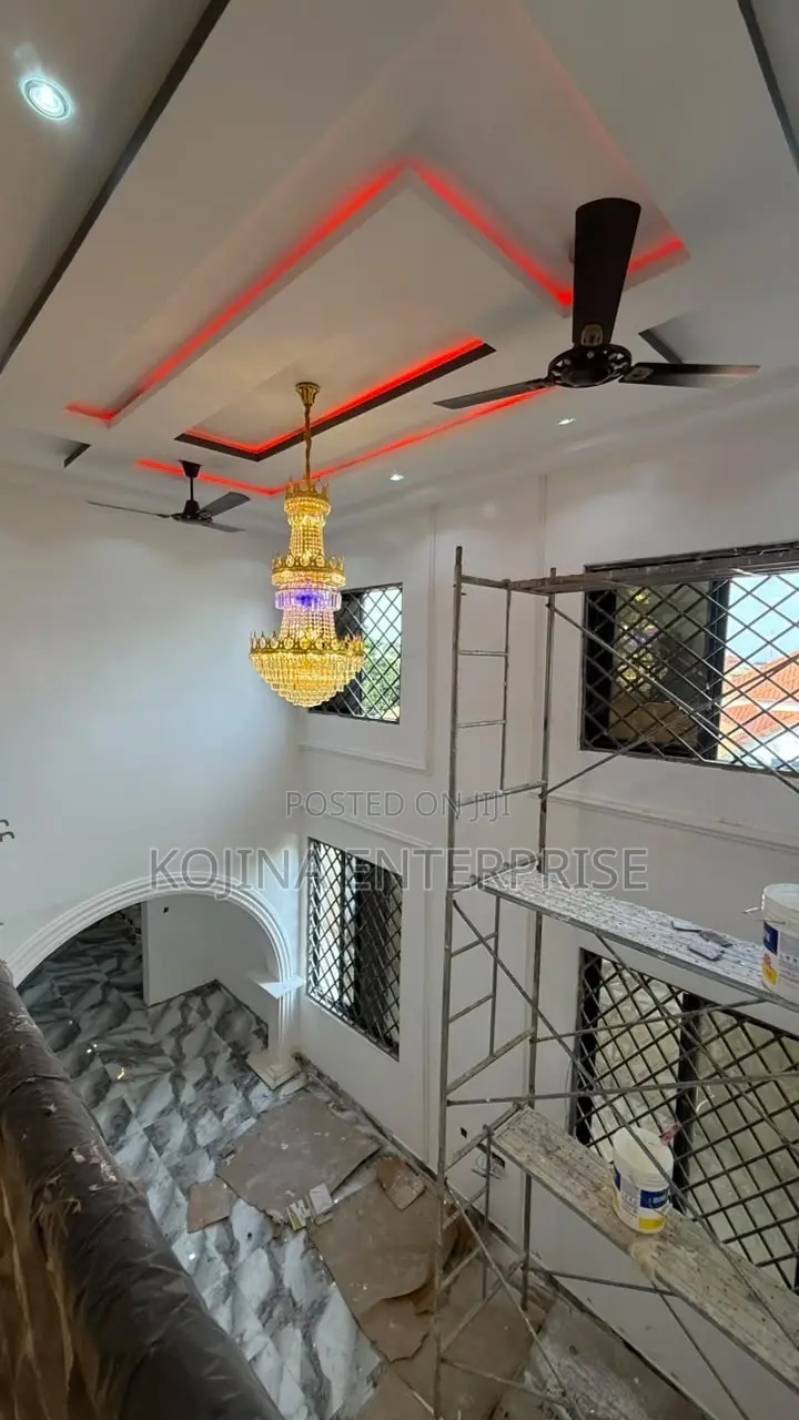 5bdrm Townhouse/Terrace in Brofoyedru, Kumasi Metropolitan for sale
