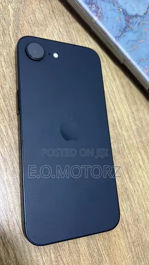 New Apple iPhone 16e 128 GB Black