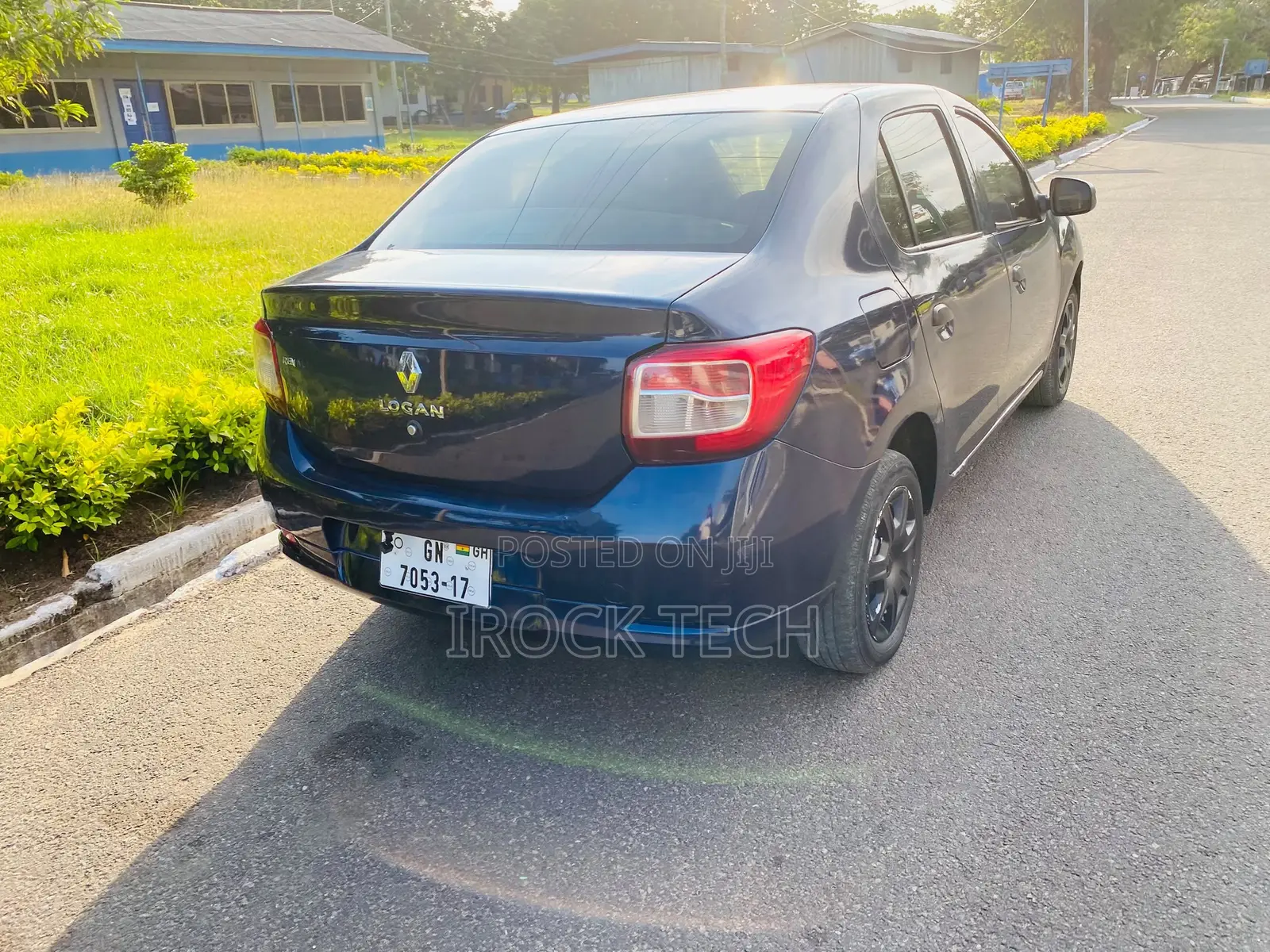 Renault Logan 2017 Blue
