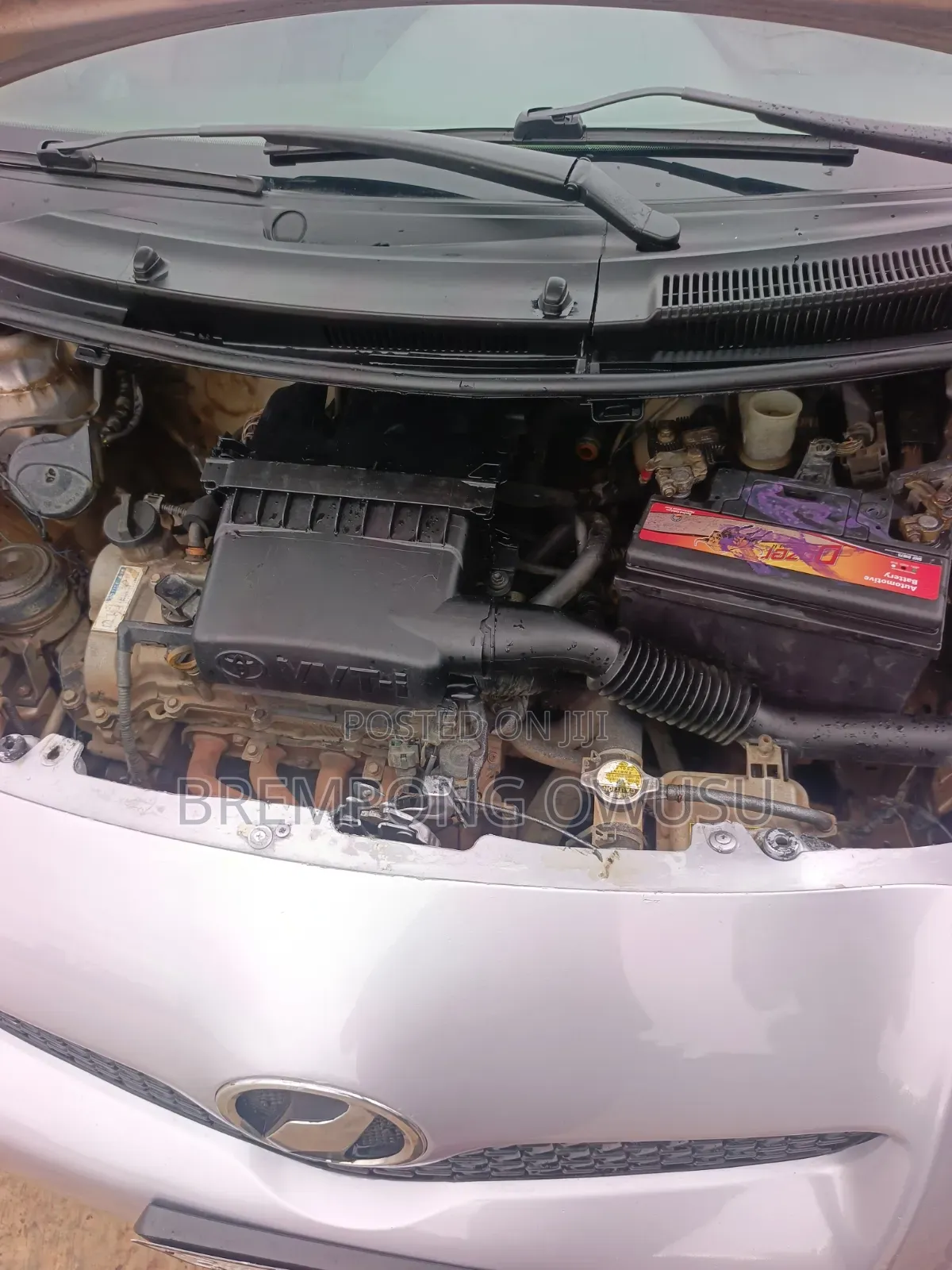 Toyota Vitz 2010 Silver