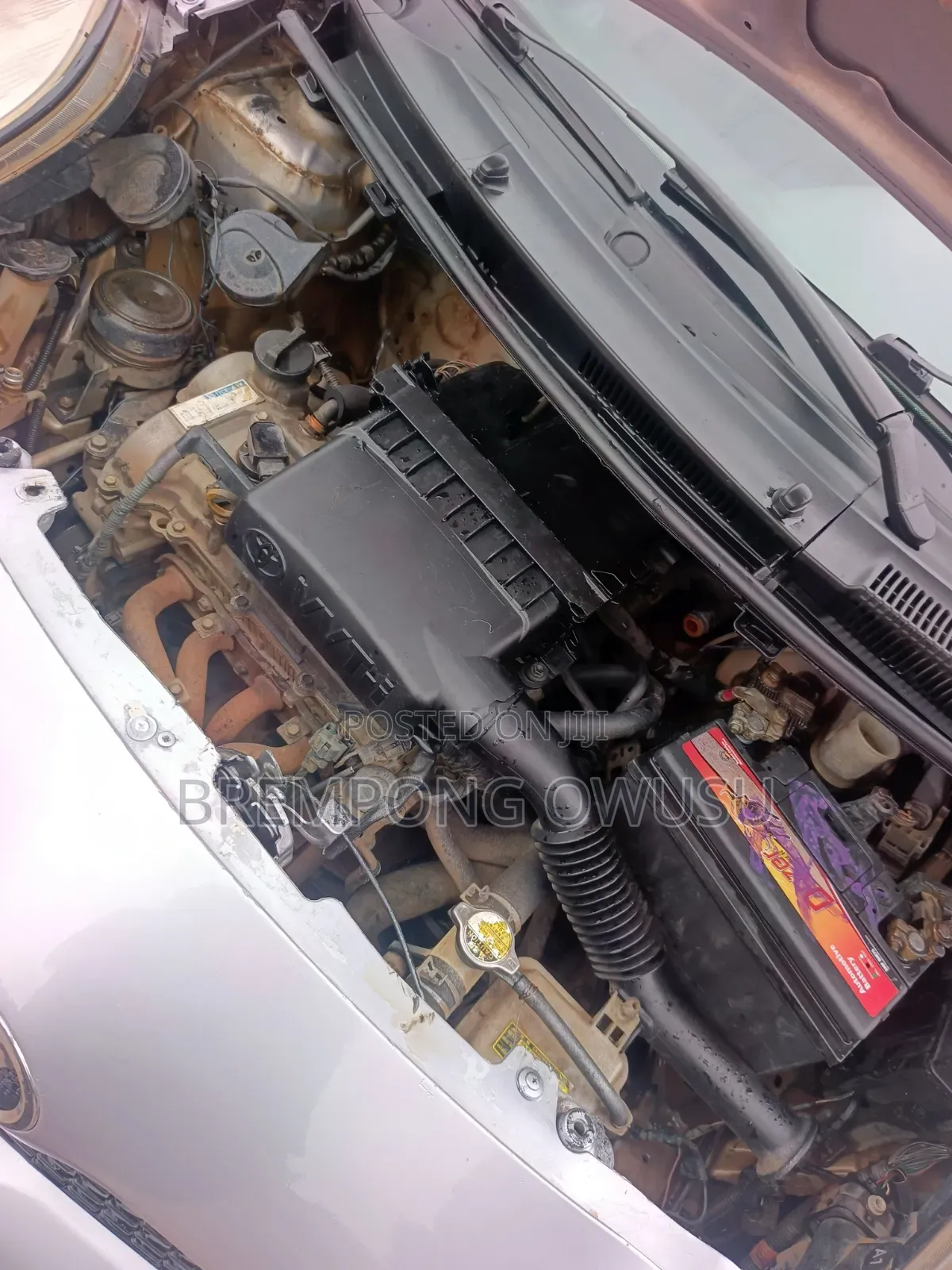 Toyota Vitz 2010 Silver