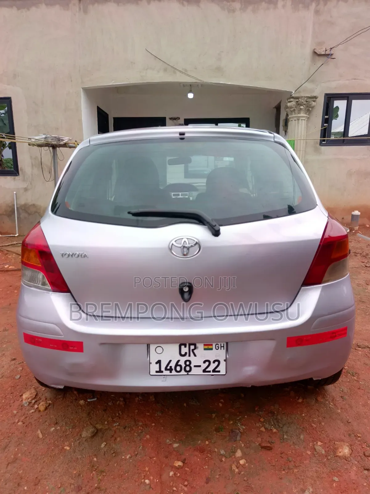 Toyota Vitz 2010 Silver