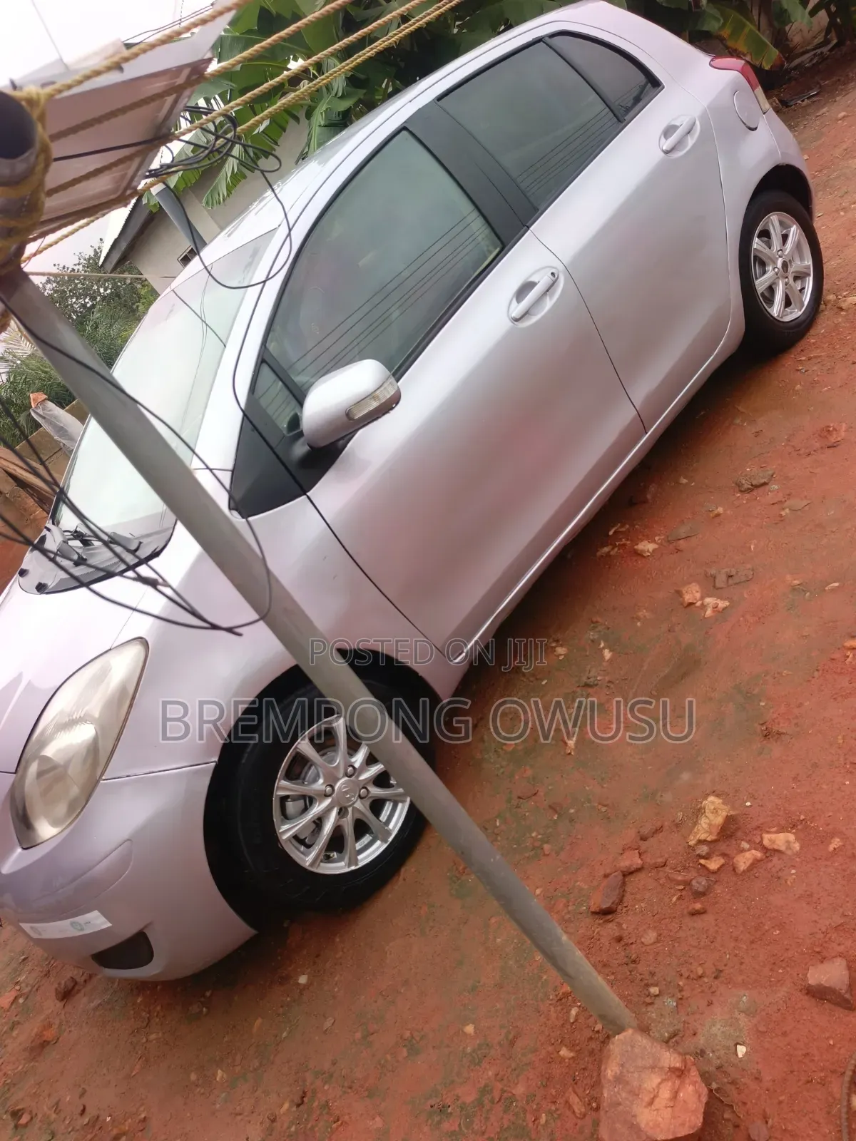 Toyota Vitz 2010 Silver