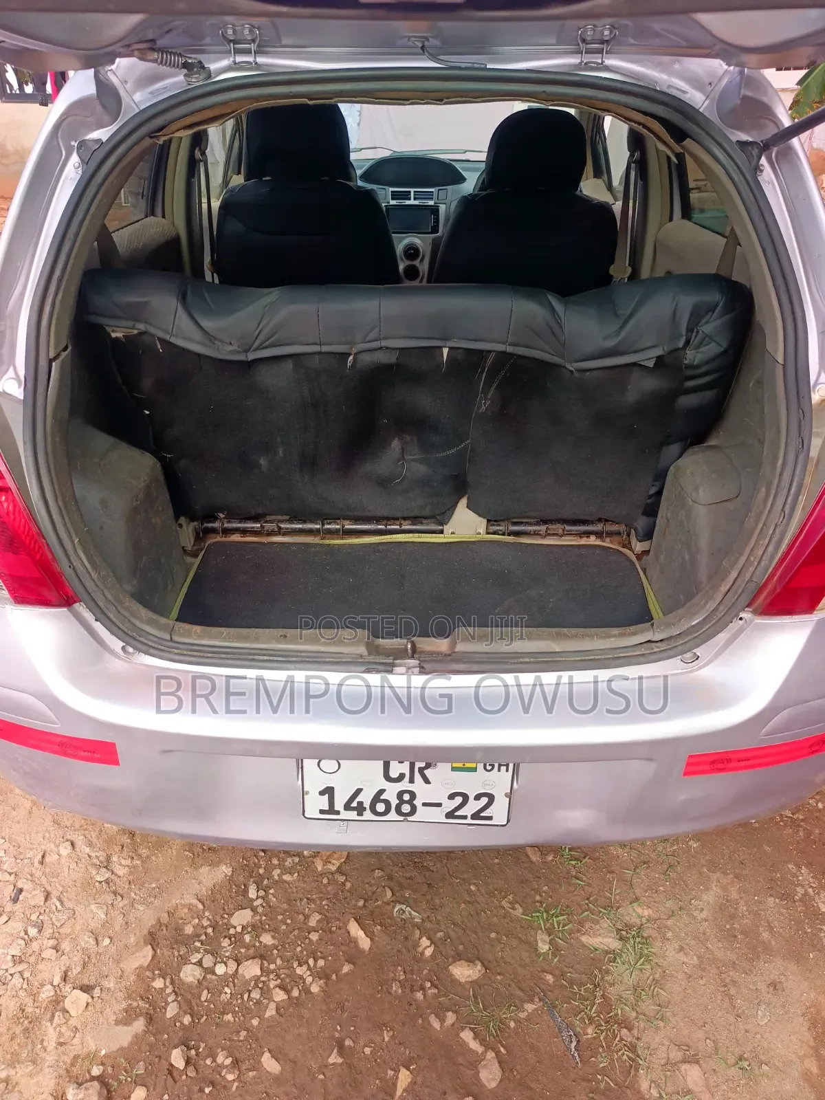 Toyota Vitz 2010 Silver