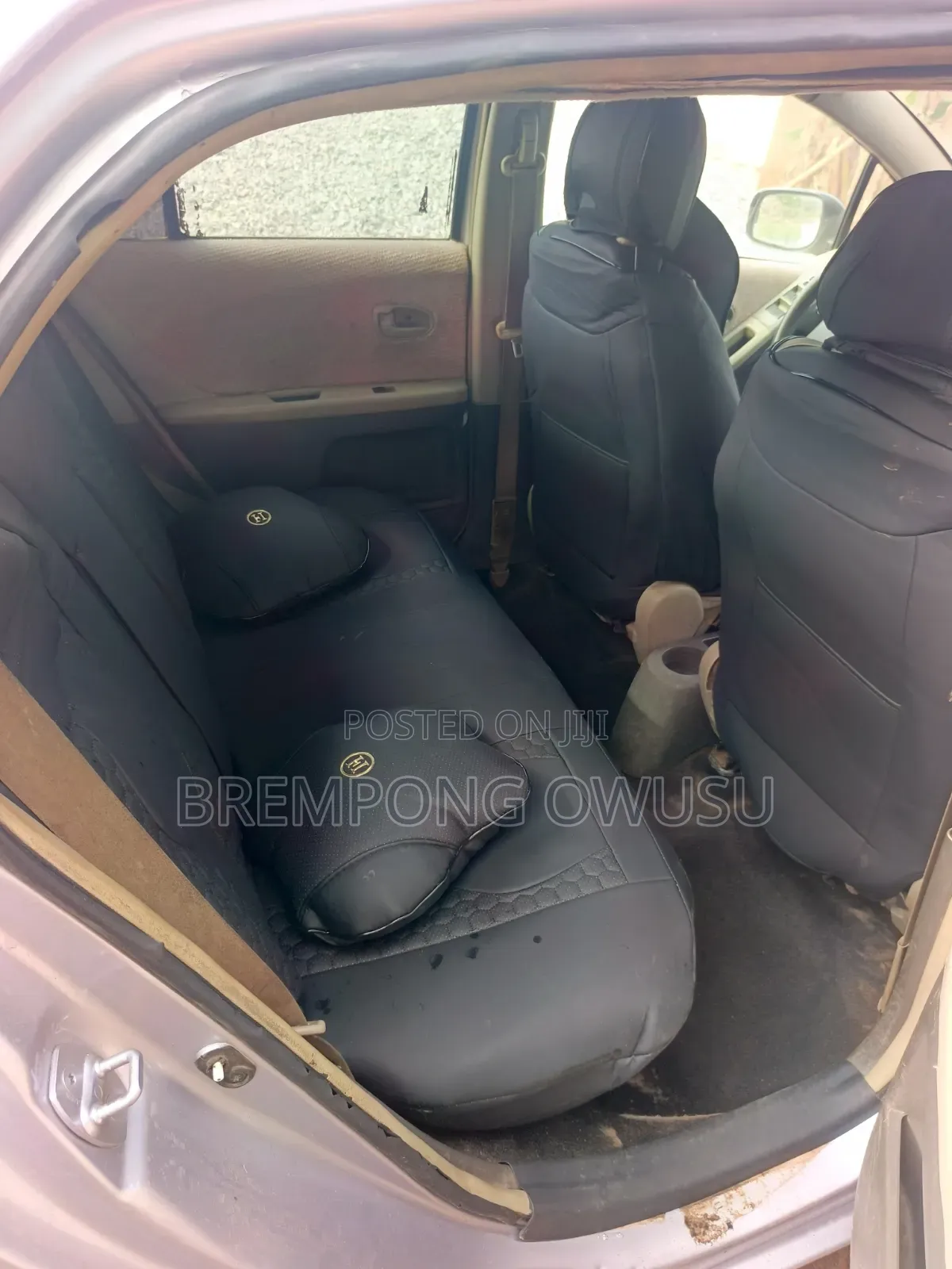Toyota Vitz 2010 Silver
