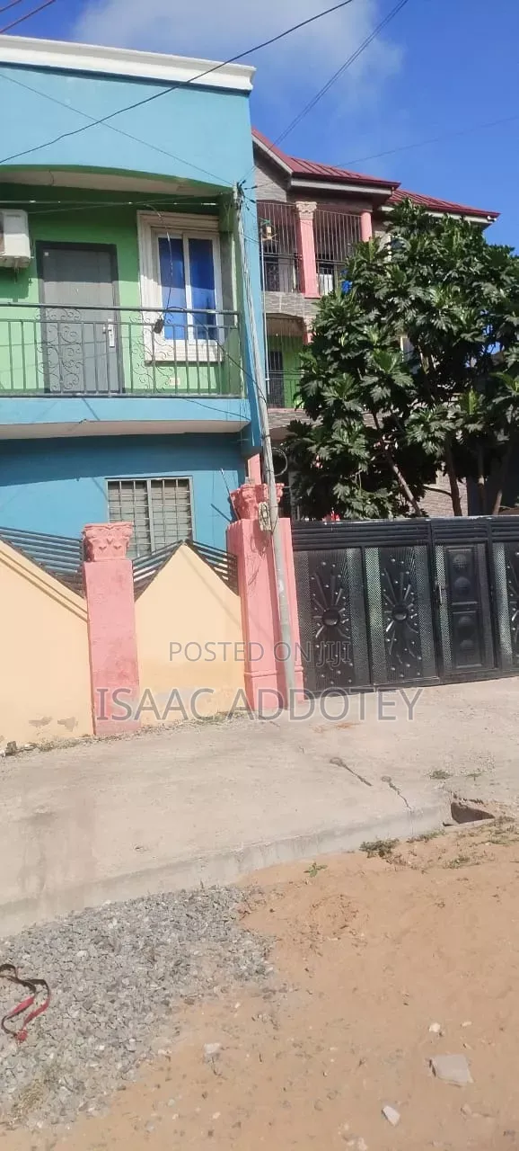 3bdrm Apartment in Spintex Abrantie, Baatsona Total for rent