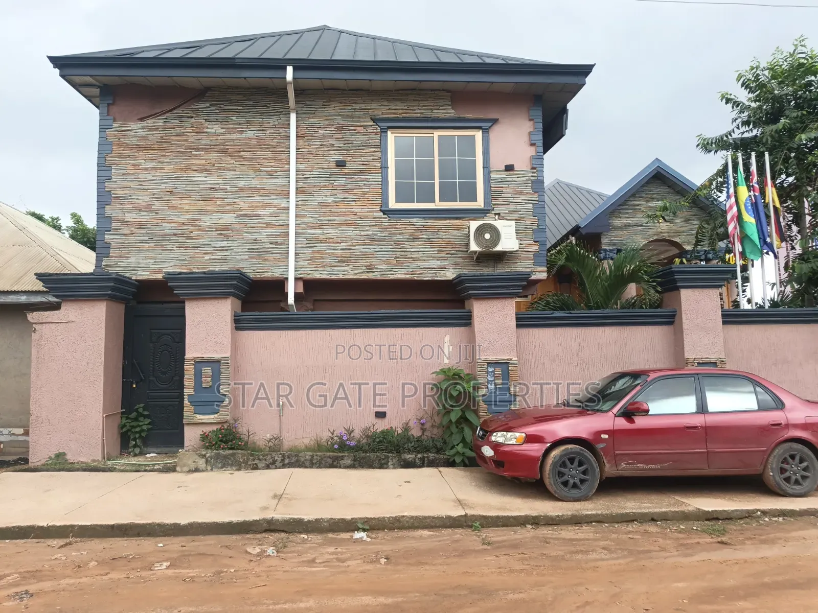 18 Bedrooms Hotel for Sale at Duase / Buoban