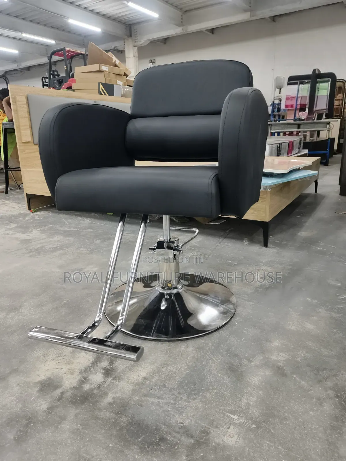 Classic Black Premium Hydraulic Salon Styling Chair, (Lfy-59-17)