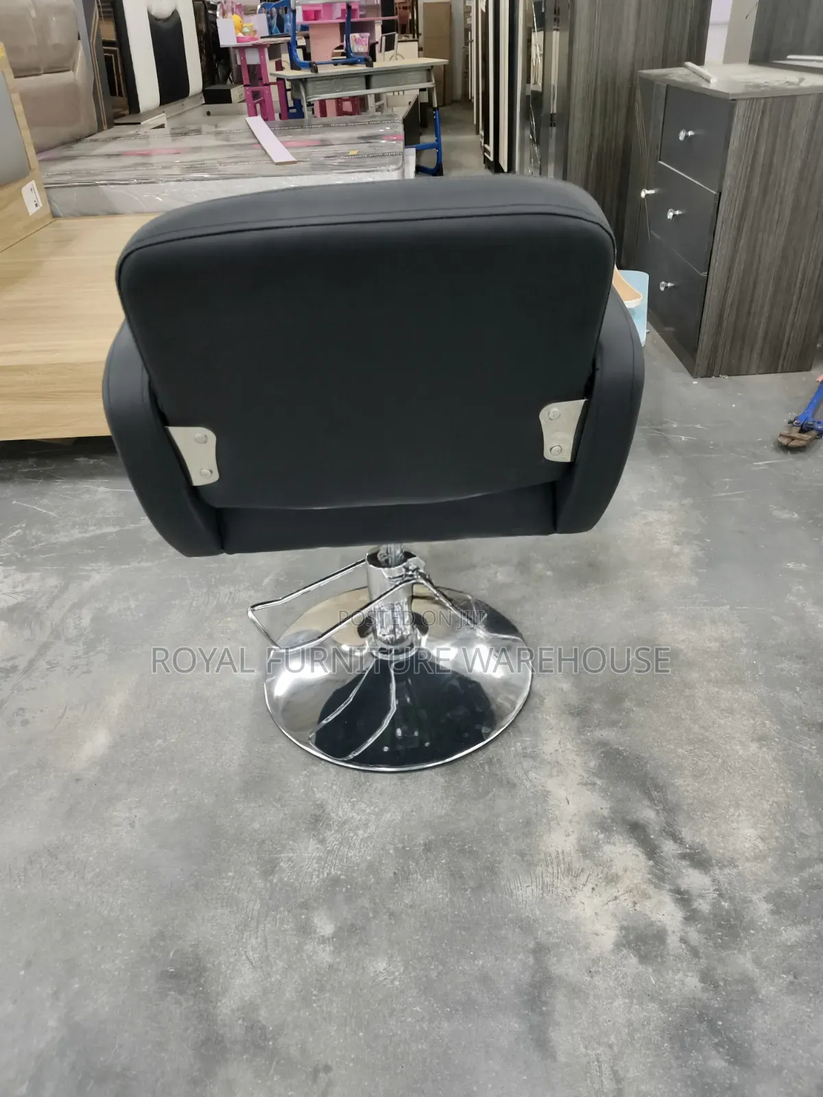 Classic Black Premium Hydraulic Salon Styling Chair, (Lfy-59-17)