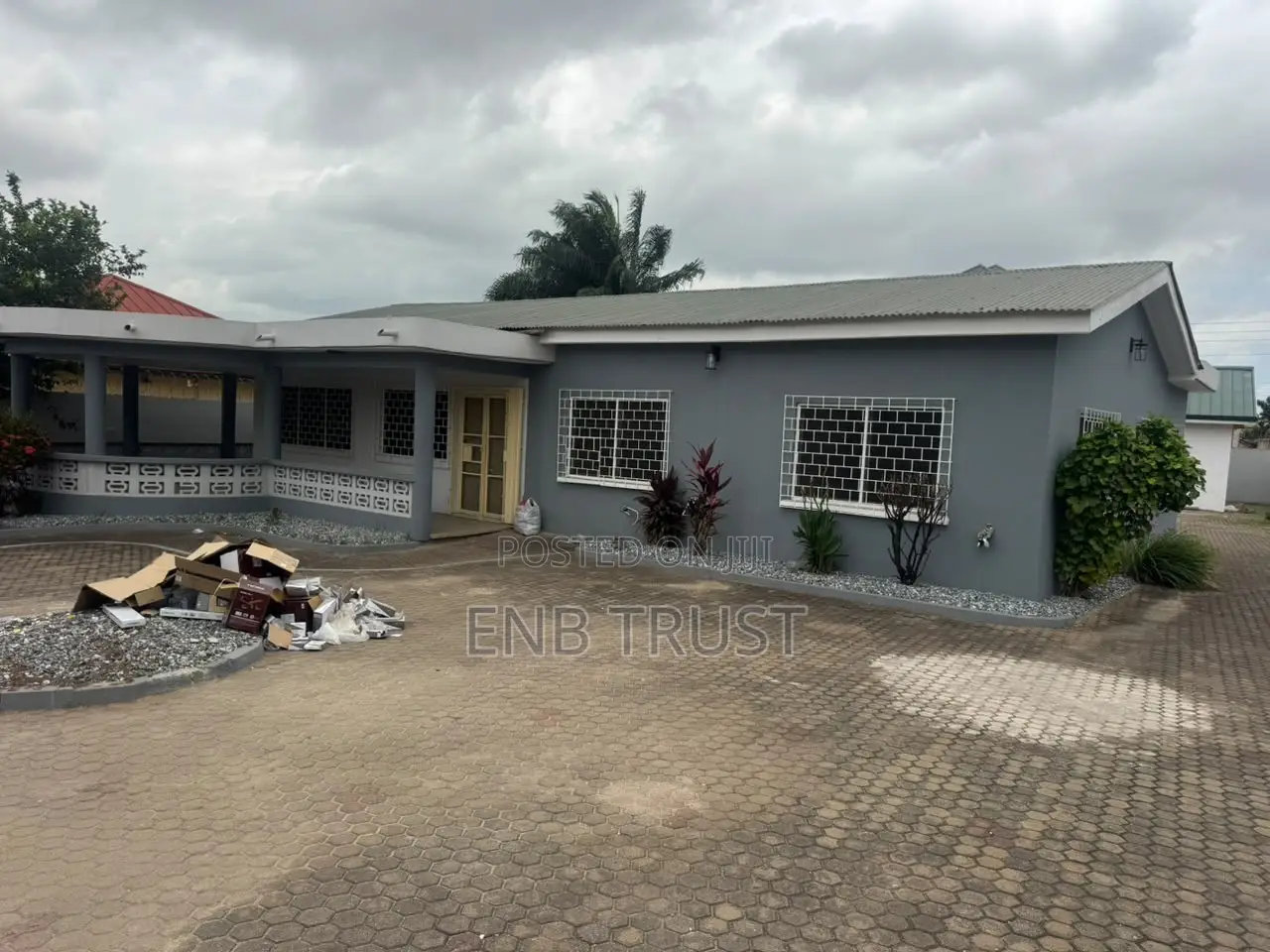 3bdrm House in Cfc Estate for rent