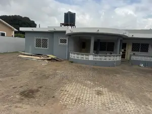 3bdrm House in Cfc Estate for rent