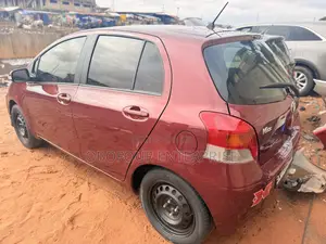 Toyota Vitz 1.3 AWD 5dr 2010 Brown