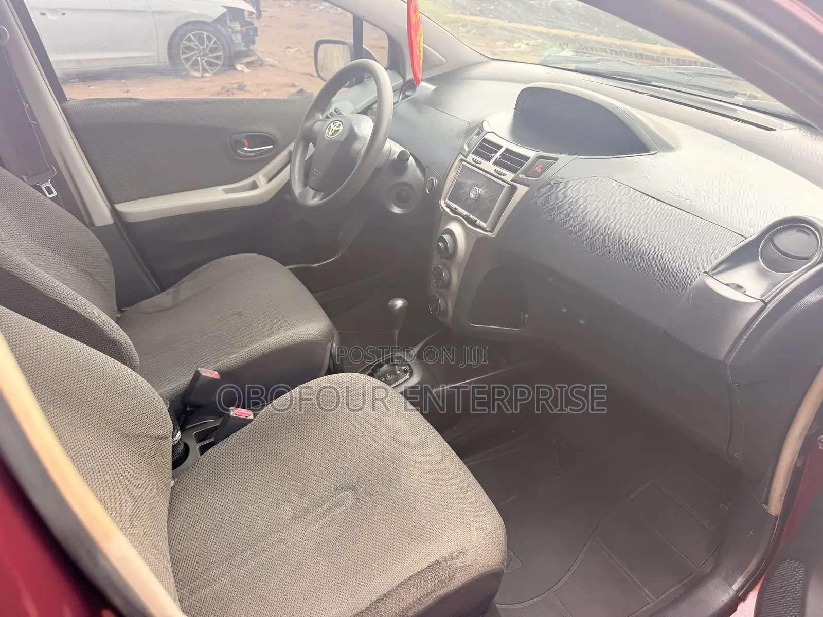 Toyota Vitz 1.3 AWD 5dr 2010 Brown