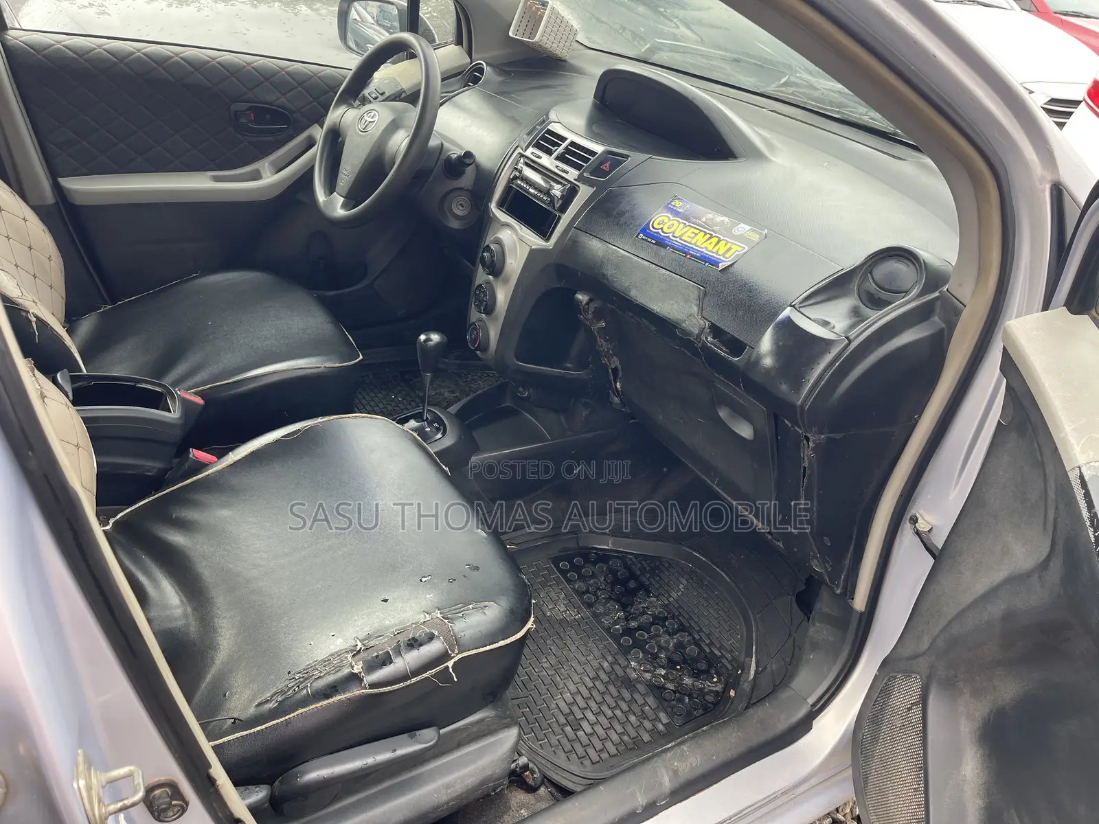 Toyota Vitz 2010 Silver
