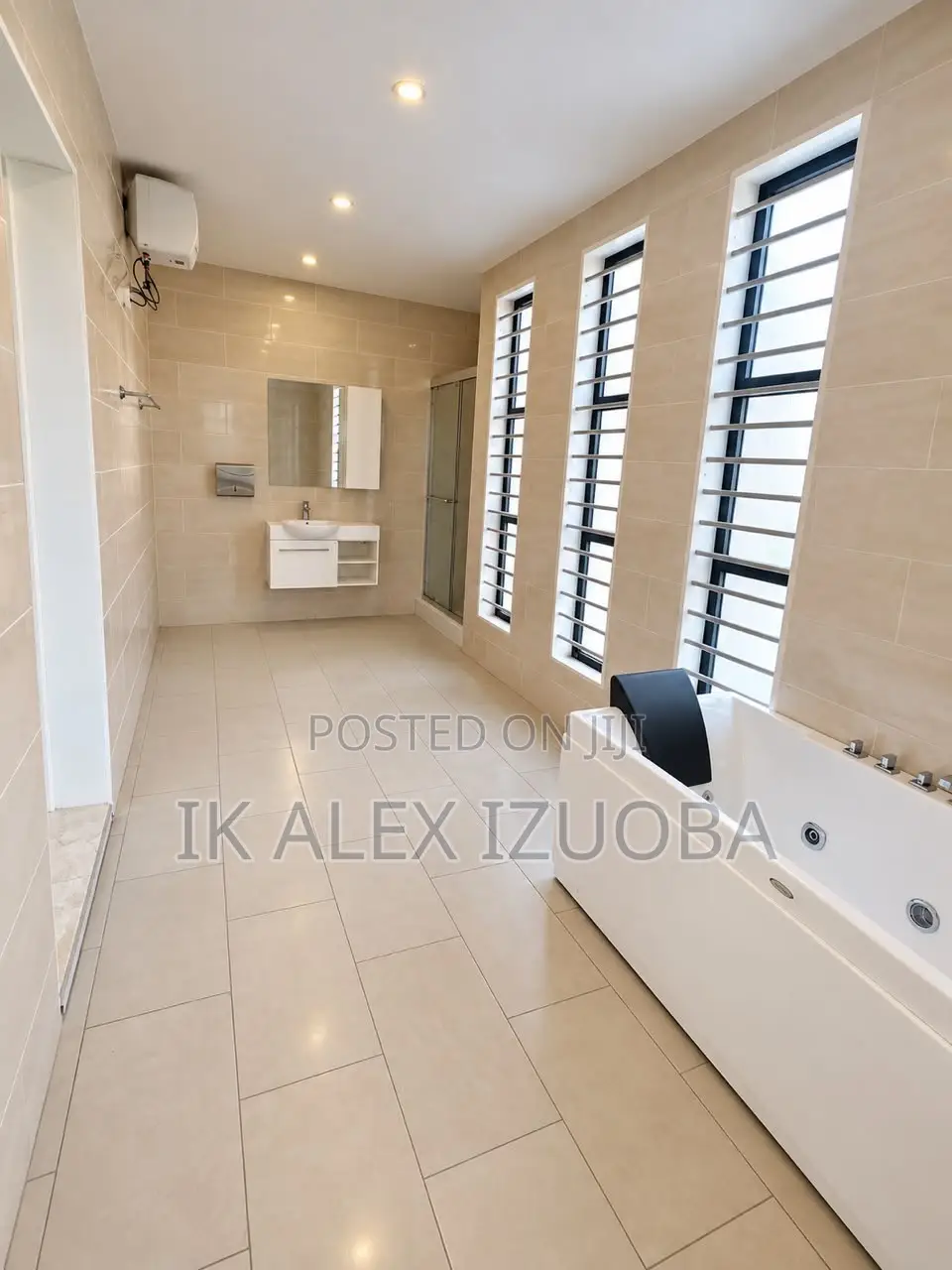 4bdrm House in Lakeside Community 8 for sale