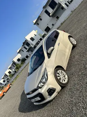 Chevrolet Spark 2017 Ivory