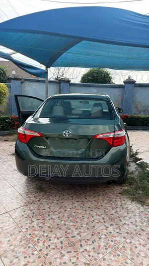 Toyota Corolla LE 4dr Sedan (1.8L 4cyl CVT) 2016 Green