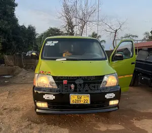 Toyota HiAce 2010 Green