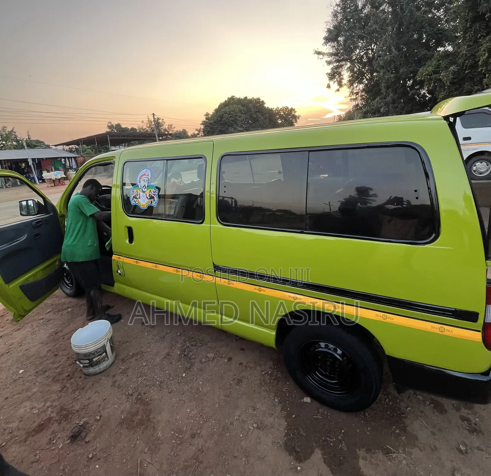 Toyota HiAce 2010 Green