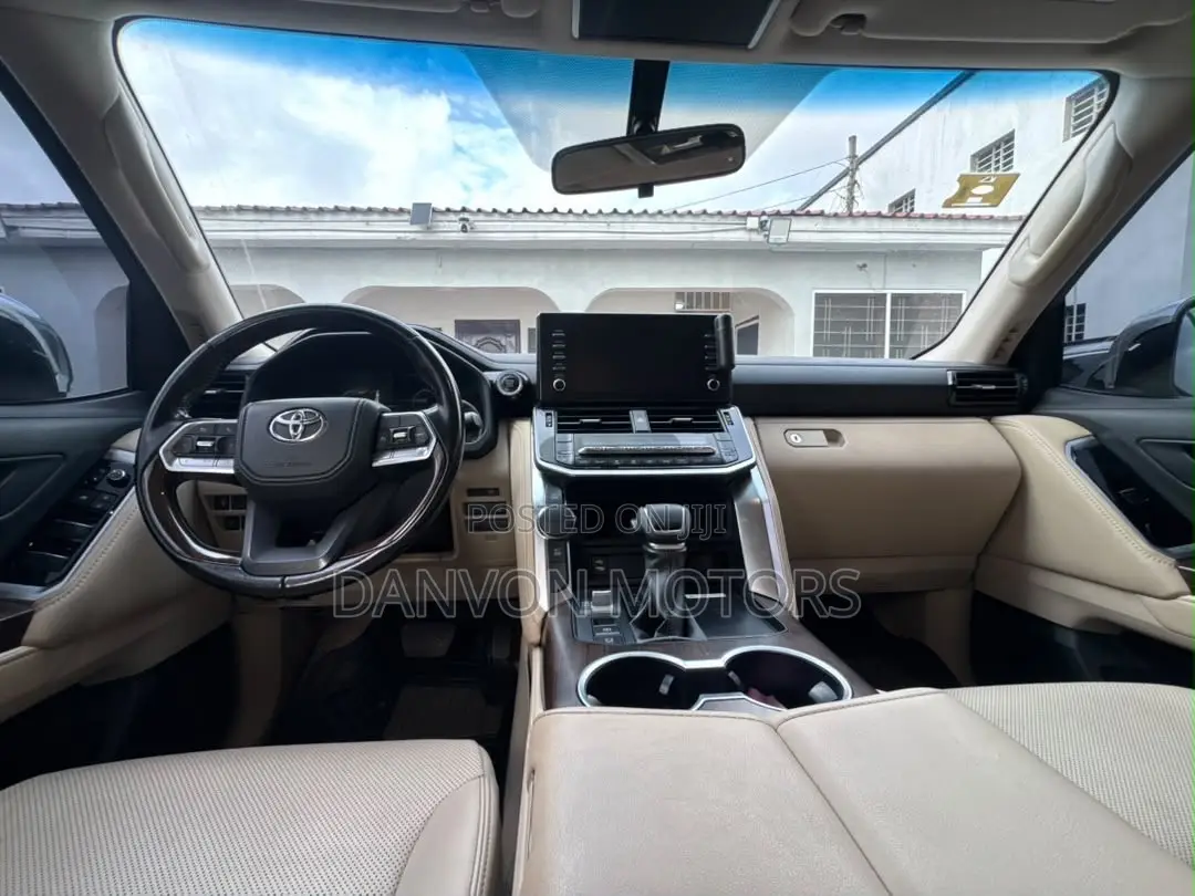 Toyota Land Cruiser 3.5 Petrol 4WD 2022 White