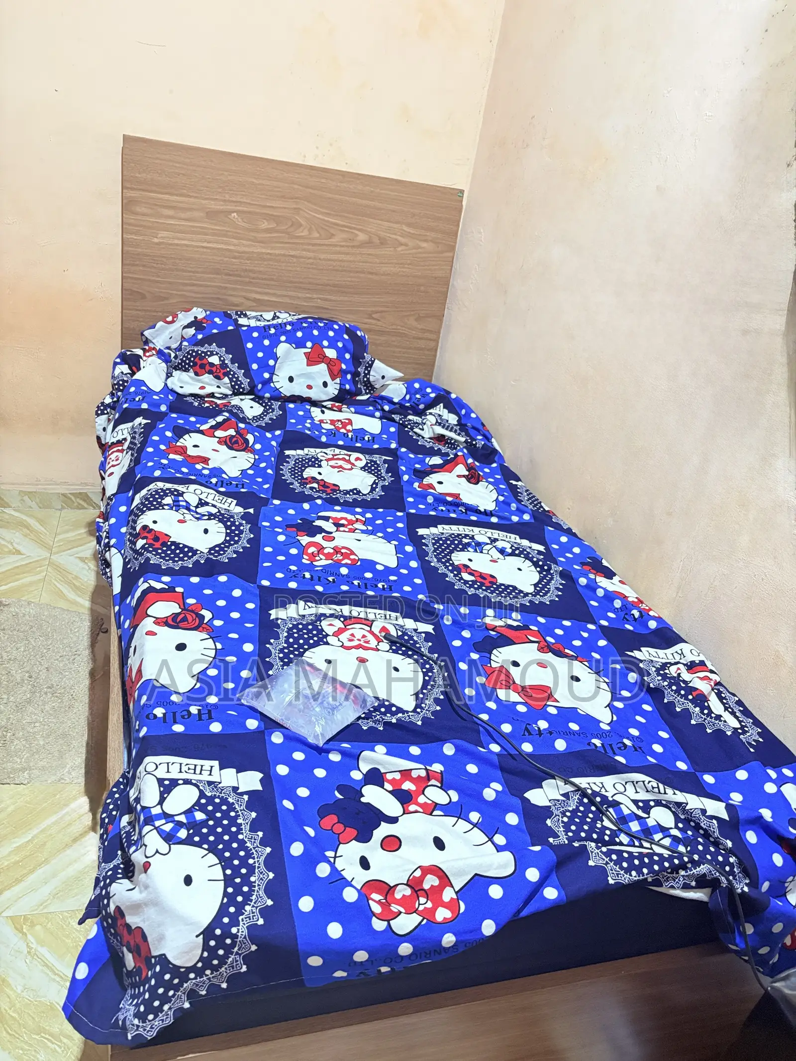 One Single Bed With Mattress