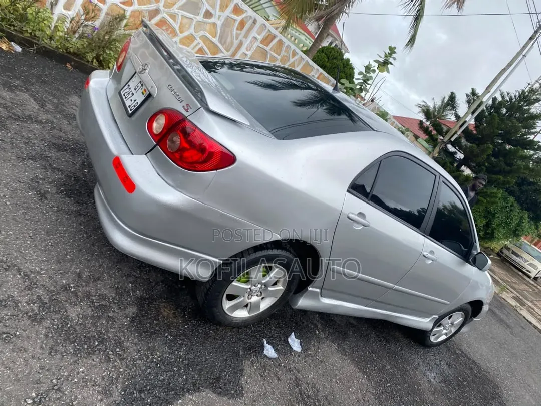 Toyota Corolla 2010 Silver