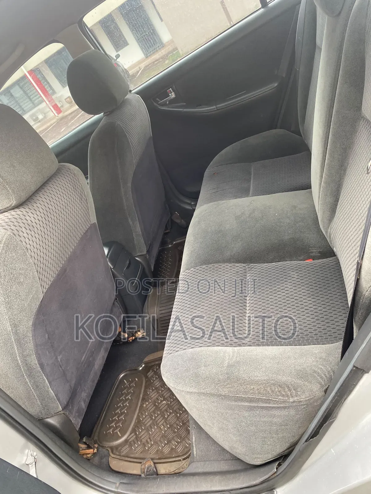 Toyota Corolla 2010 Silver