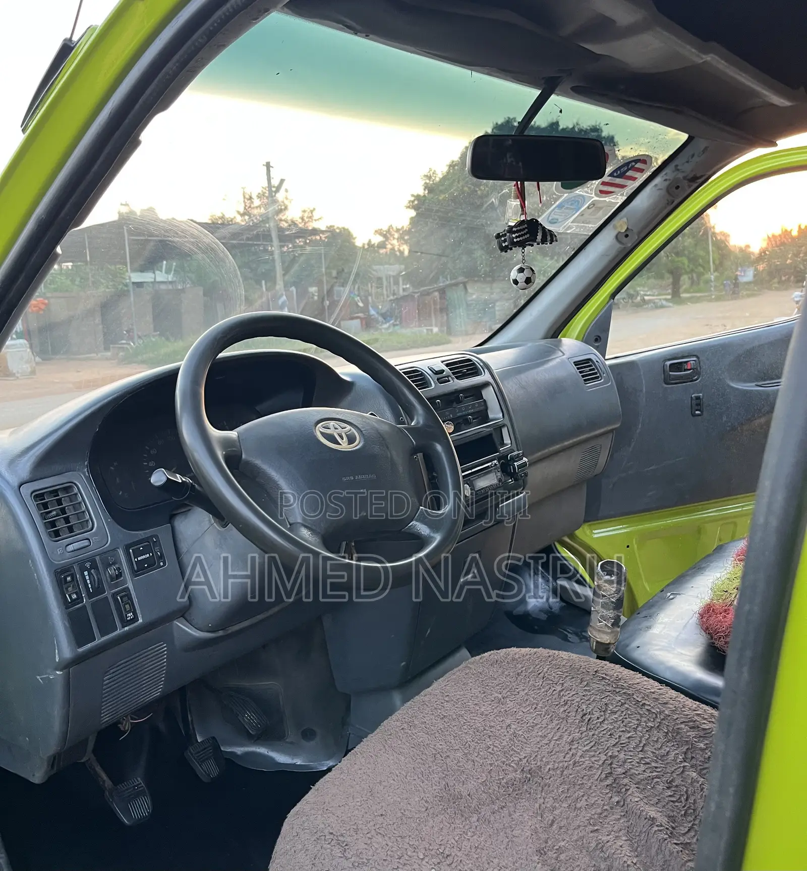 Toyota HiAce 2010 Green