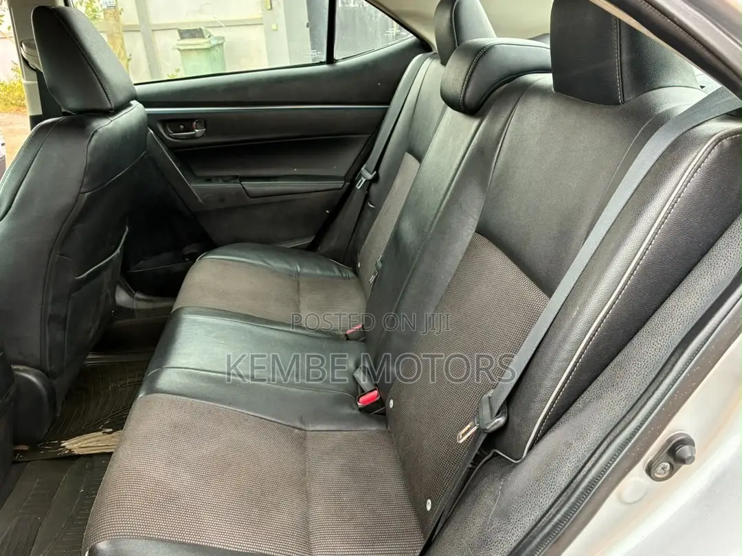 Toyota Corolla 2015 Silver
