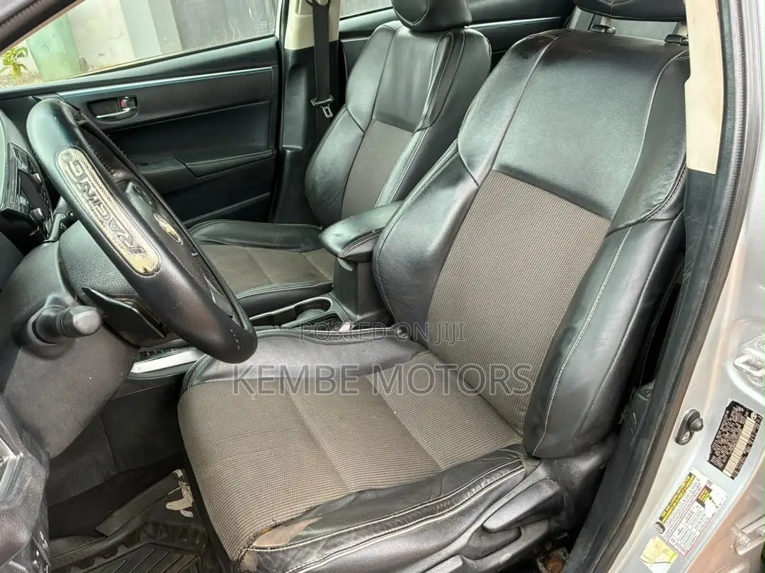 Toyota Corolla 2015 Silver