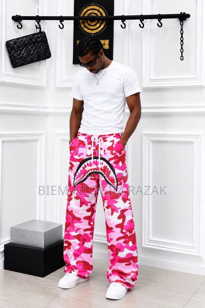 High Quality Single N Double Side Pocket Cargo Pants Available