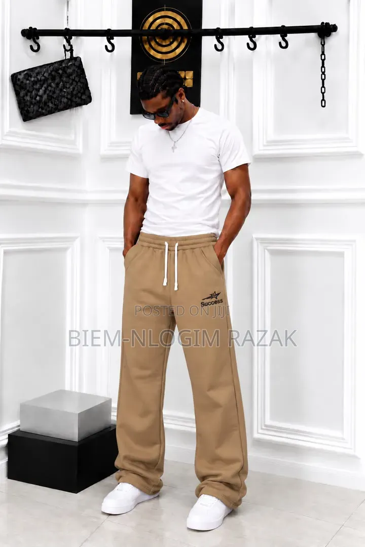 High Quality Single N Double Side Pocket Cargo Pants Available