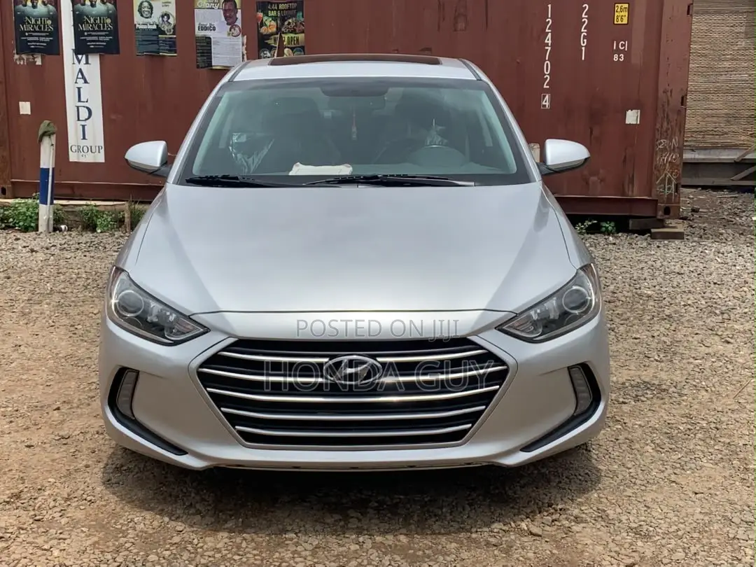 Hyundai Elantra SE Sedan FWD (2.0L 4cyl 6M) 2017 Silver