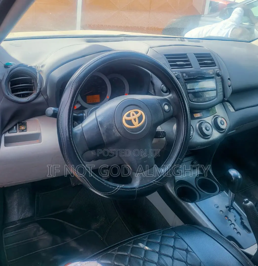 Toyota RAV4 2012 Silver
