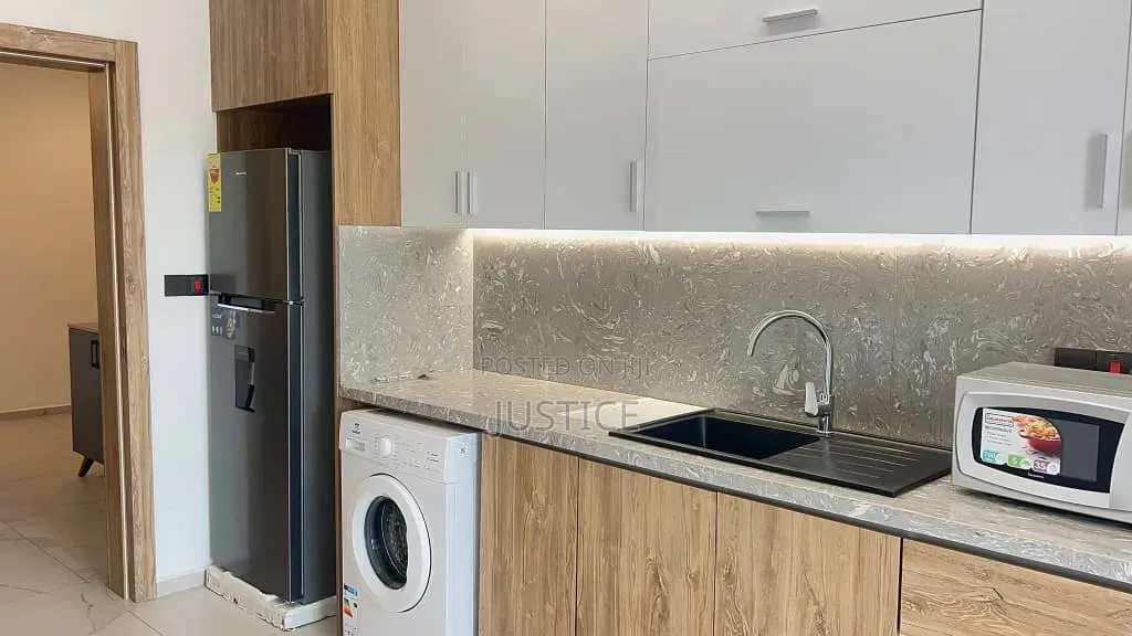 2bdrm Apartment in Abelemkpe, Perez Chapel Area for sale