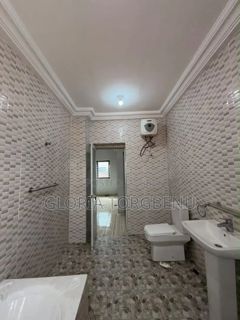 3bdrm House in Ashaley Botwe for rent