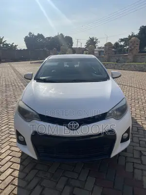Toyota Corolla S 4dr Sedan (1.8L 4cyl CVT) 2015 White
