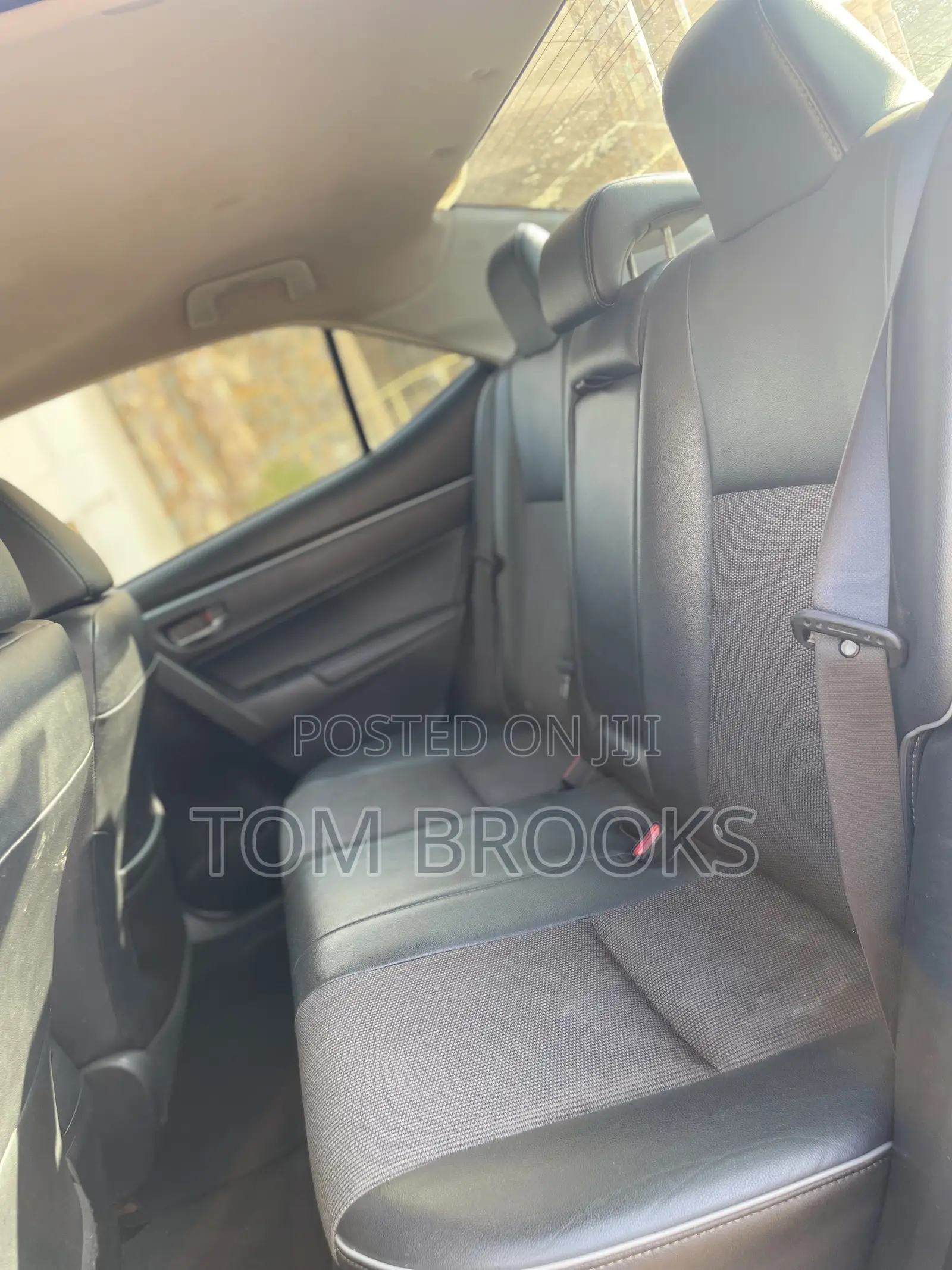 Toyota Corolla S 4dr Sedan (1.8L 4cyl CVT) 2015 White