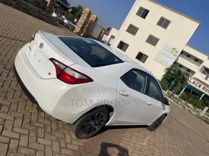 Toyota Corolla S 4dr Sedan (1.8L 4cyl CVT) 2015 White