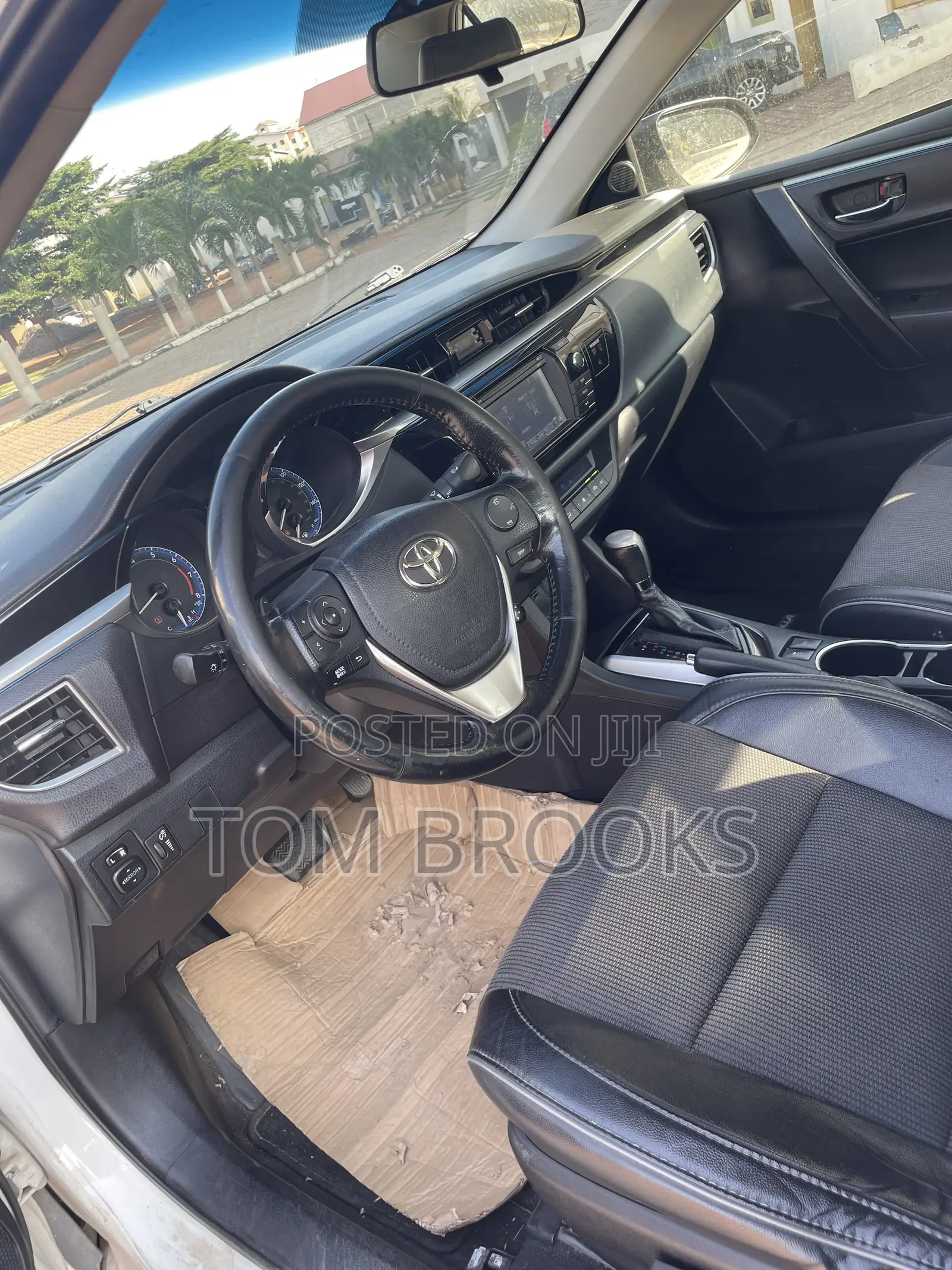 Toyota Corolla S 4dr Sedan (1.8L 4cyl CVT) 2015 White