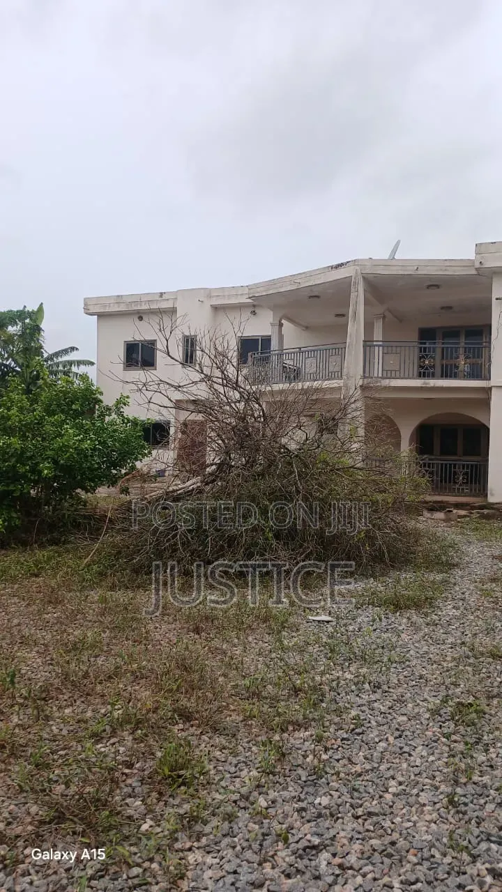 8bdrm House in Taifa, Post Office Area for rent