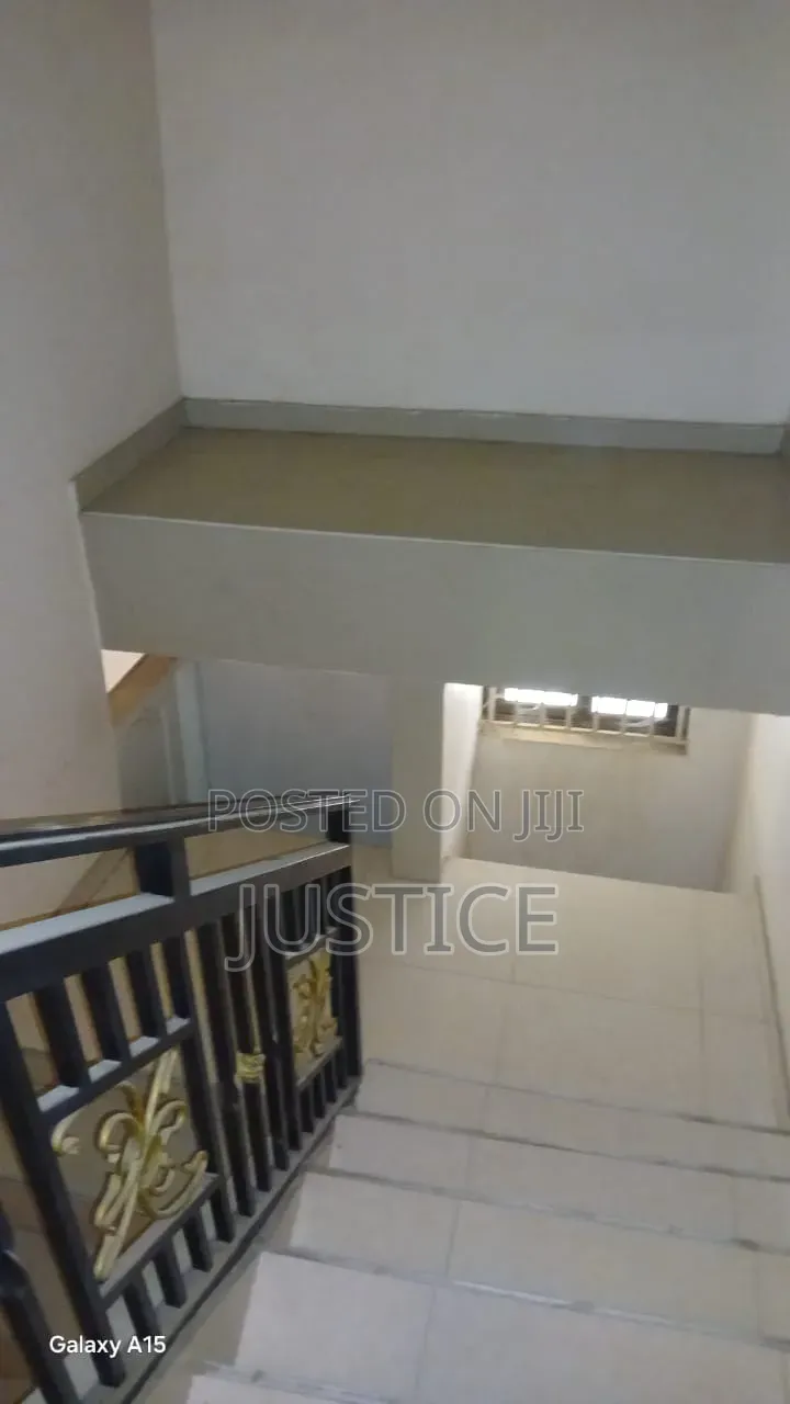 8bdrm House in Taifa, Post Office Area for rent